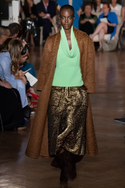 Look 23